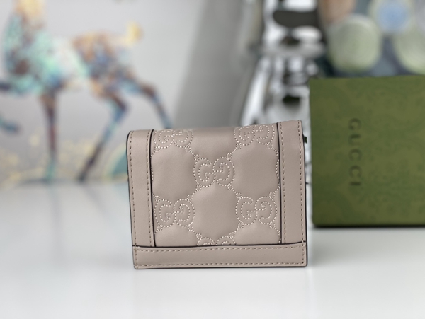 グッチ財布コピー背面デザイン